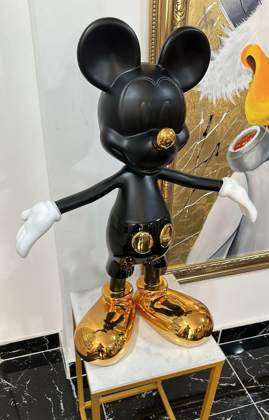 THE MAGIC OF CONTRAST: MICKEY IN GOLD AND BLACK