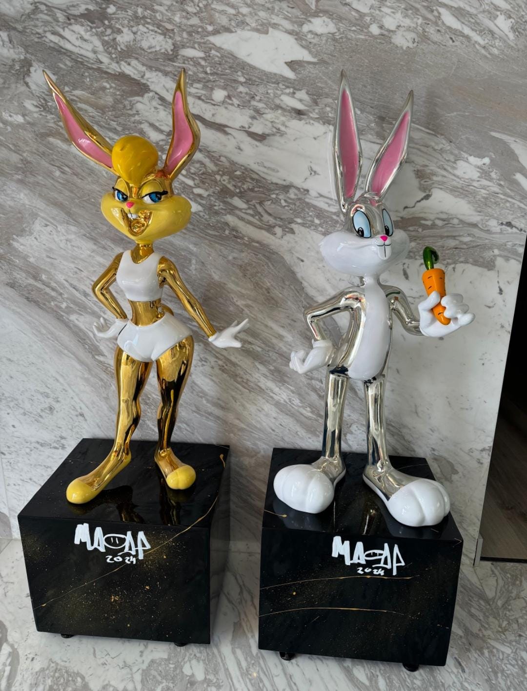 DUO URBAN BUGS BUNNY COUPLE